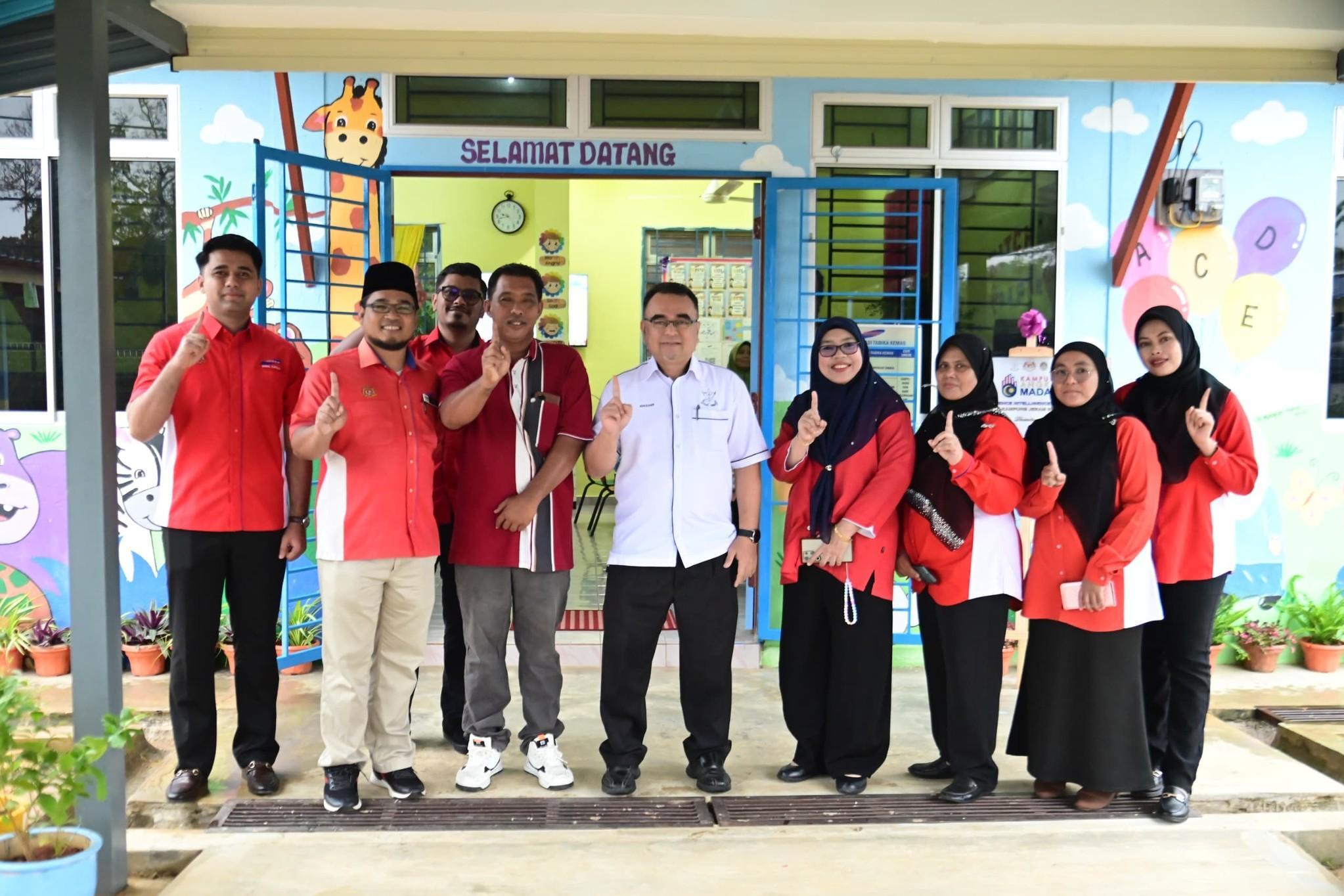 eluncuran Kampung Angkat MADANI Malaysian Defence Intelligence Organisation