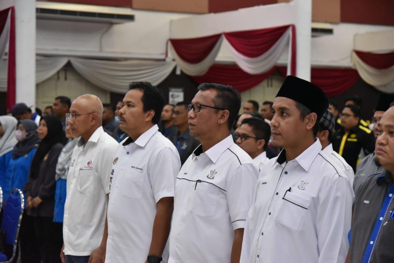 antara penjawat awam yang hadir ke majlis perjumpaan setiausaha pahang bersama penjawat awam raub